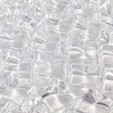 Kunstijsblokjes kopen – 50 levensechte nep ijsblokjes & plastic ijsblokjes (2x2x2cm) | Decofoodshop.nl